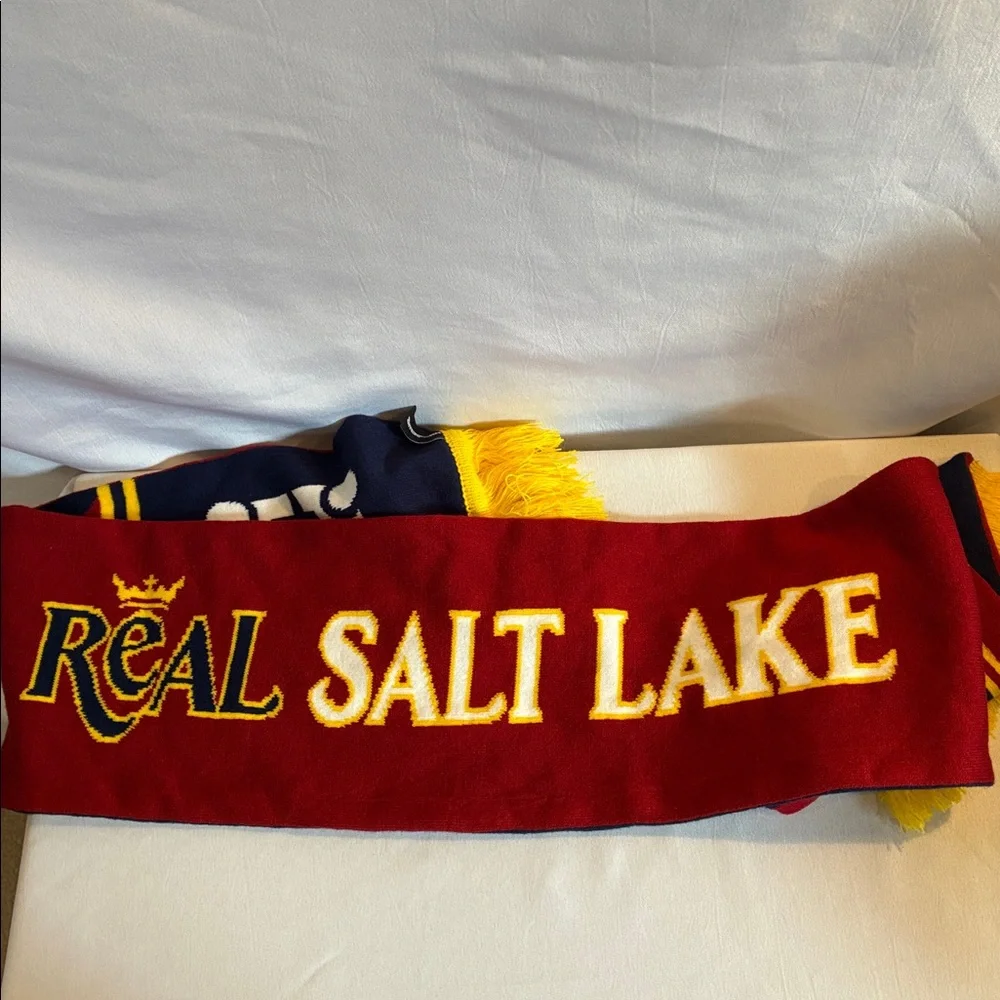 MLS REAL Salt Lake Burgundy yellow navy blue Soccer fan game knit winter scarf